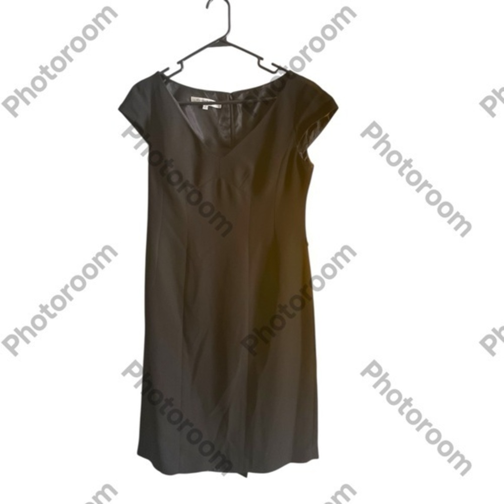Evan Picone Black Sheath Dress V-Neck Cap Sleeve